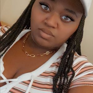 Meet your Posher, Alisha